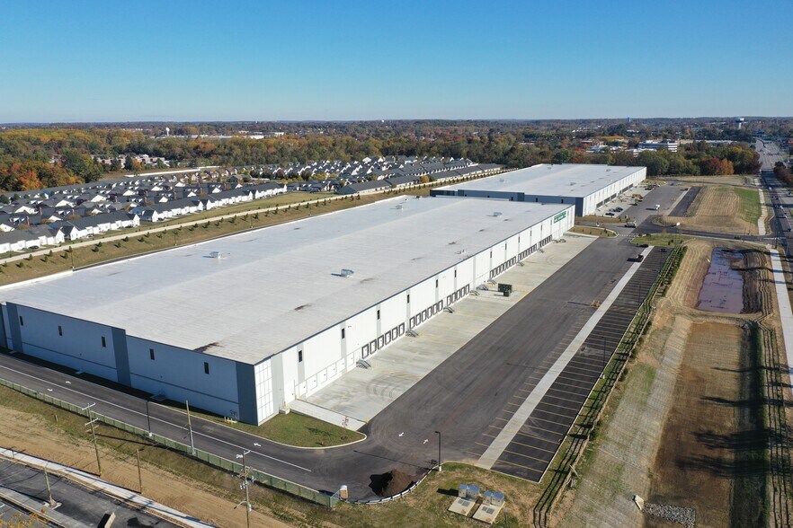 More Photos Of 15000 Roosevelt Blvd, Philadelphia Distribution For Lease