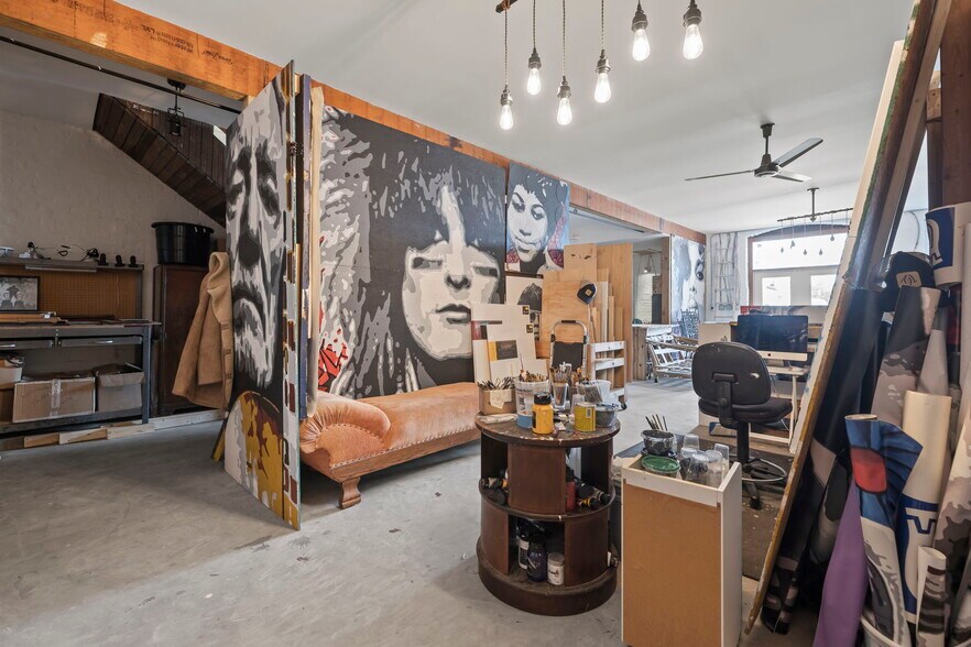 More Photos Of 127-129 Barnes St W, Wilson Storefront Retail Residential For Sale