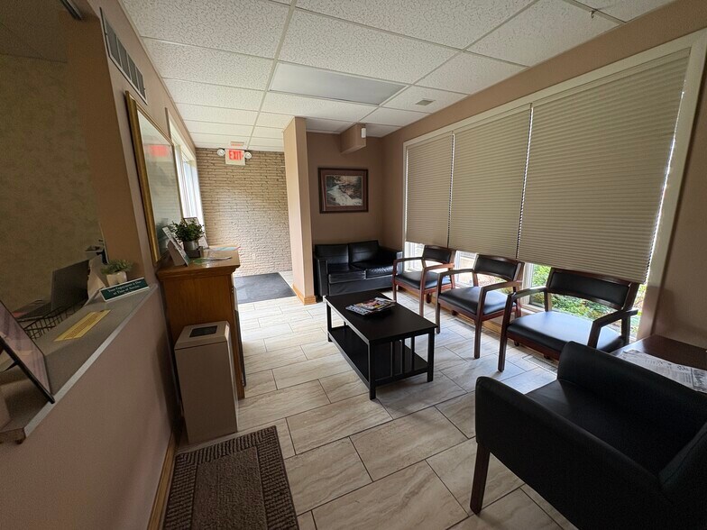More Photos Of 309 S Chapel St, Louisville Office For Sale
