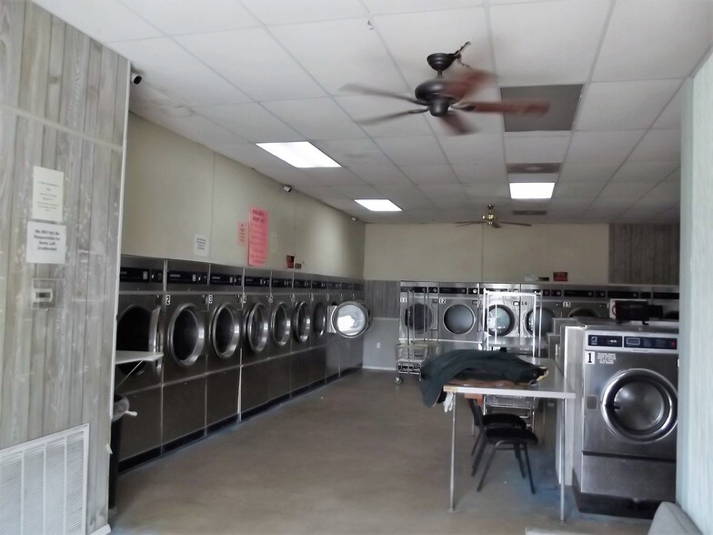 More Photos Of 3685 Highway 19, Huntsville Storefront Retail Residential For Sale