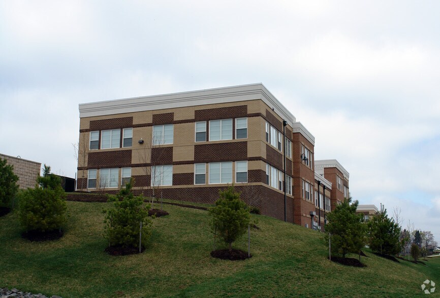 More Photos Of 44031 Pipeline Plz, Ashburn Medical For Lease