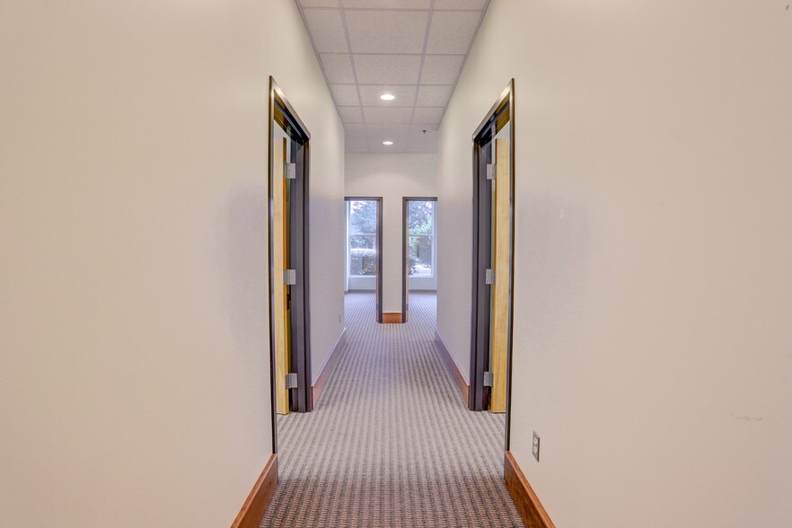 More Photos Of 2470 Daniells Bridge Rd, Athens Office For Lease