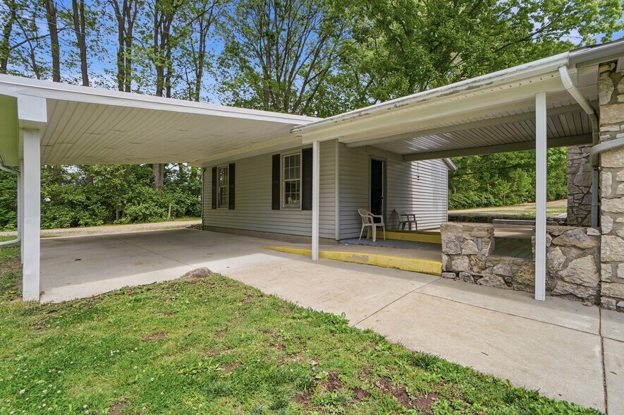 More Photos Of 2996 Millville Shandon Rd, Hamilton Specialty For Sale