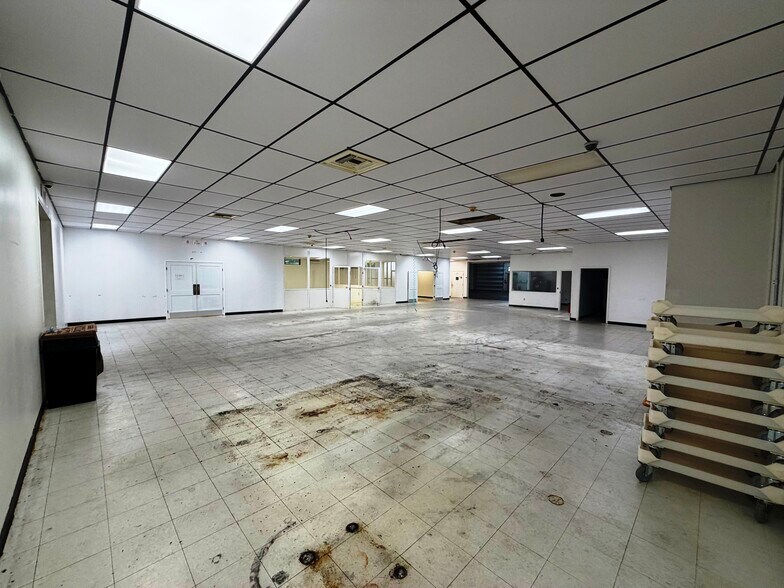 More Photos Of 10061 Amberwood Rd, Fort Myers Flex For Lease