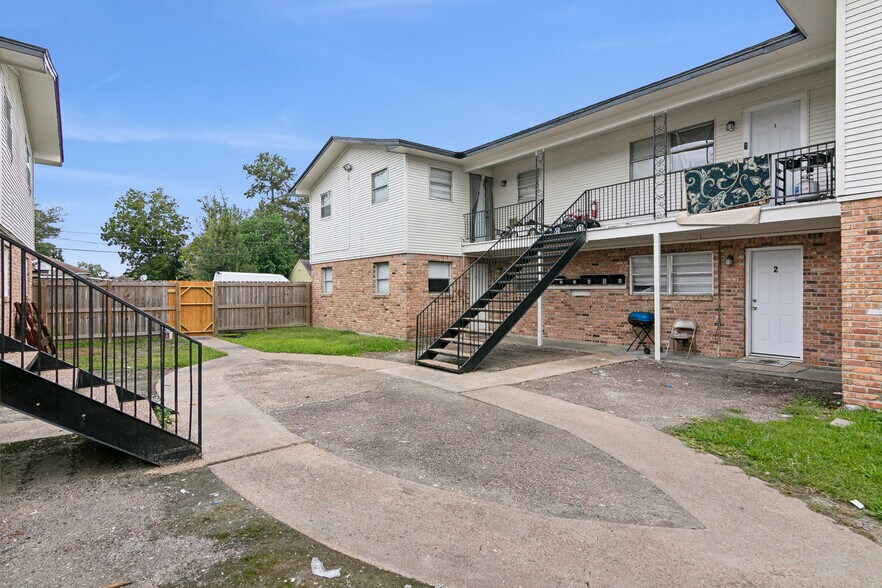 More Photos Of 2575 Primrose St, Beaumont Apartments For Sale