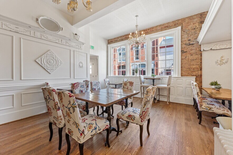 More Photos Of 12 Culpeper St, Warrenton Restaurant For Sale