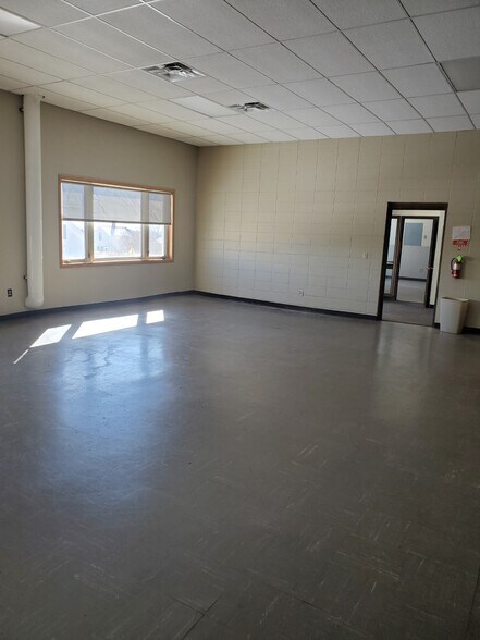 More Photos Of 500 E 10th St, Duluth Service For Lease