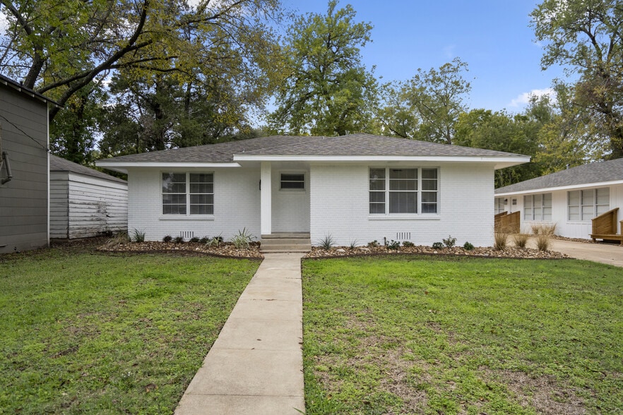 More Photos Of 907 E 27th St, Bryan Apartments For Sale