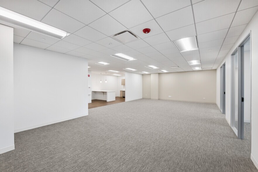 More Photos Of 9550 W Higgins Rd, Rosemont Office For Lease