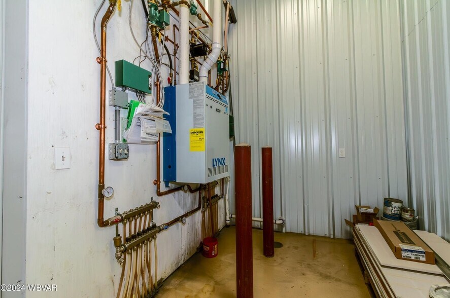 More Photos Of 6124 US Highway 15, Montgomery Warehouse For Lease