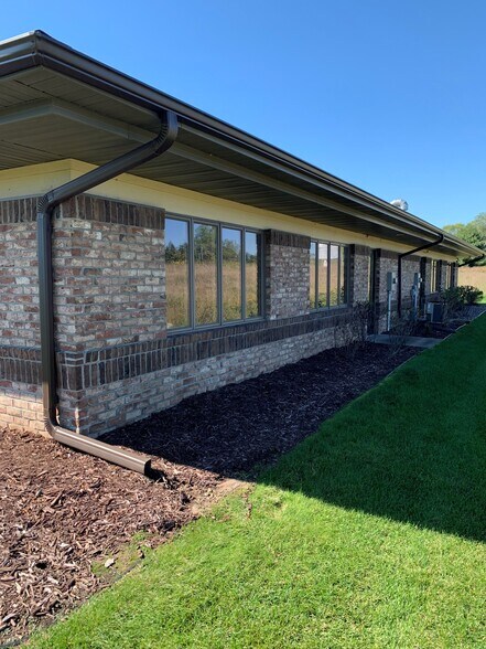 More Photos Of 8951-8957 33rd St N, Lake Elmo Office For Sale