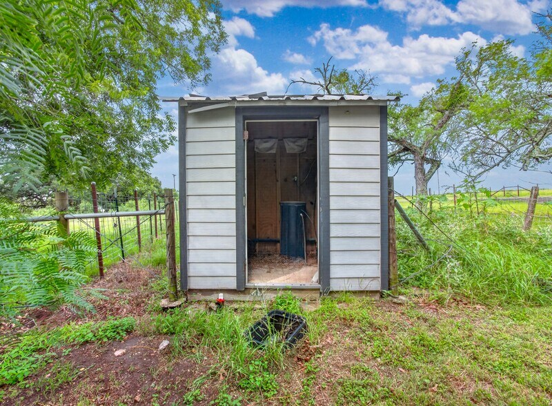 More Photos Of 425 Seawillow Rd, Lockhart Land For Sale