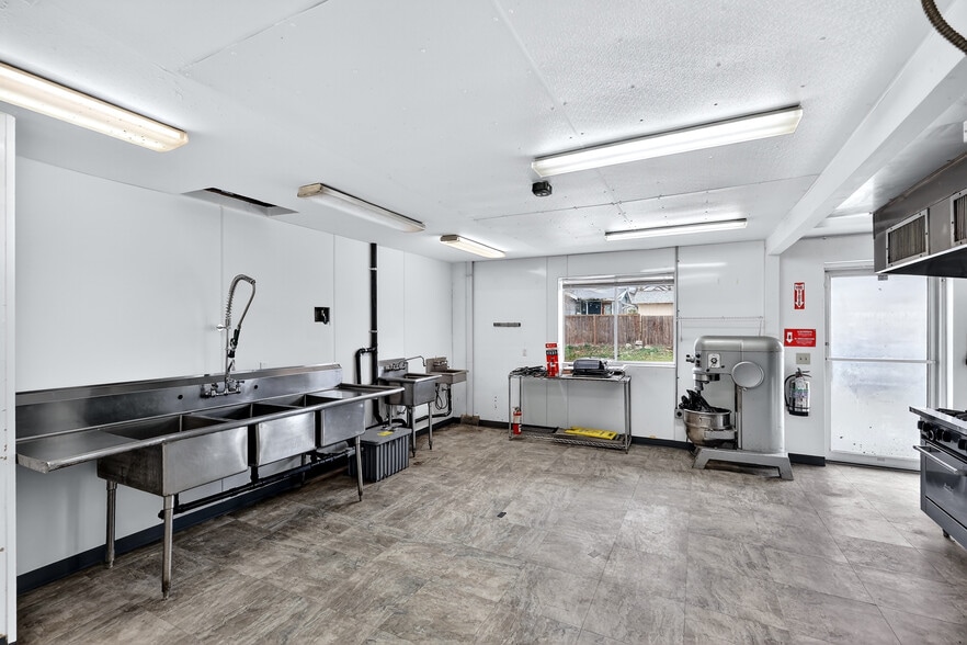 More Photos Of 5503 N Wall St, Spokane Freestanding For Lease