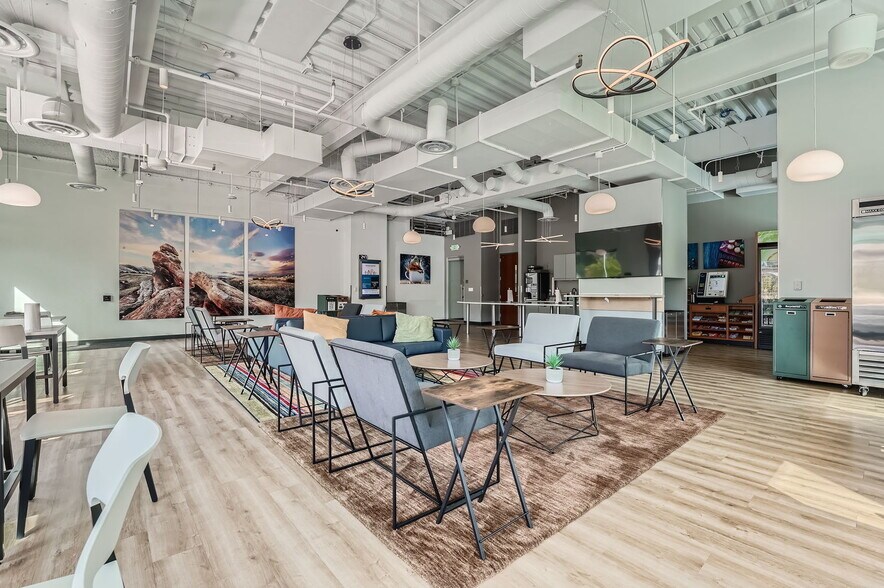 More Photos Of 7390 S Iola St, Englewood Office For Lease