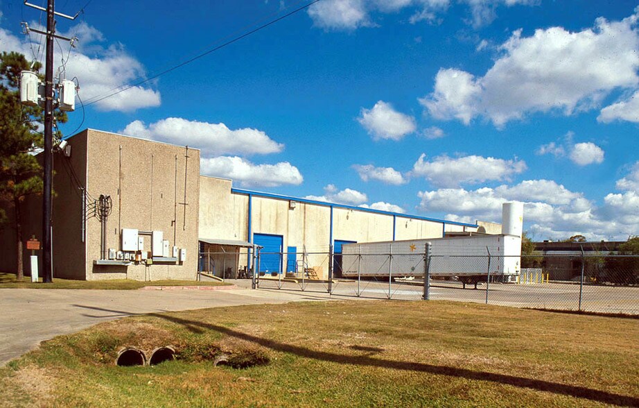 More Photos Of 18120 Ammi Trl, Houston Light Manufacturing For Lease