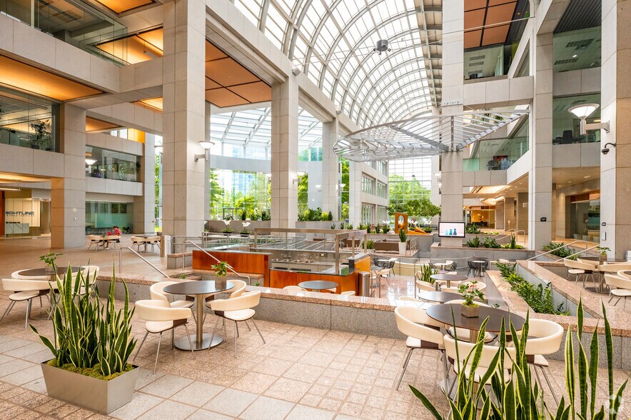 More Photos Of 15305 N Dallas Pky, Addison Coworking Space