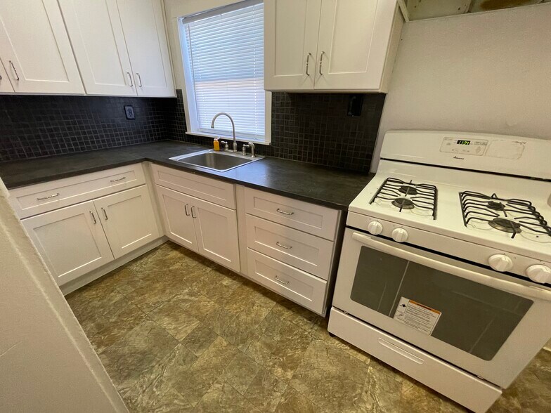 More Photos Of 2439 Rio Linda Blvd, Sacramento Apartments For Sale