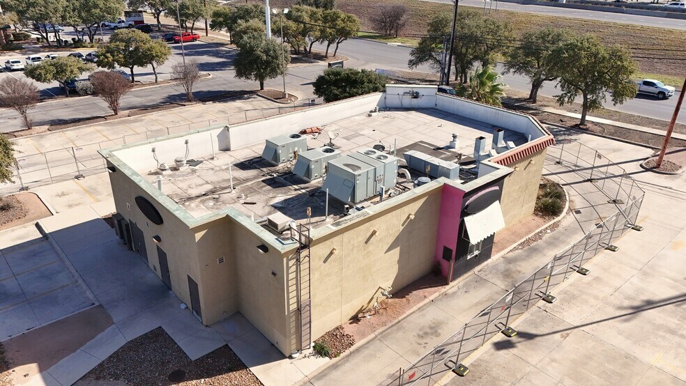 More Photos Of 11707 W Loop 1604 N, San Antonio Fast Food For Sale