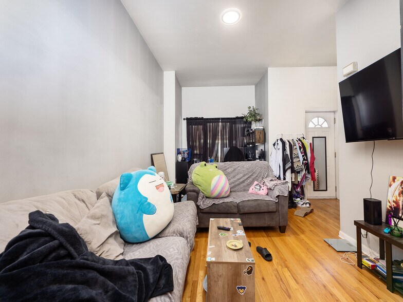 More Photos Of 1303 W Ohio St, Chicago Apartments For Sale