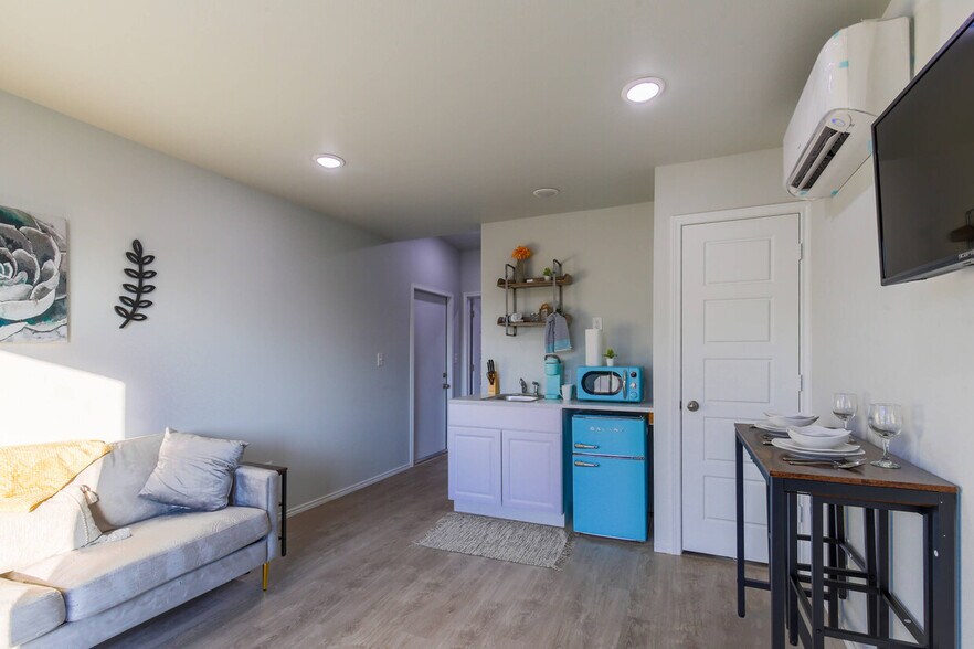 More Photos Of 420 Simon Crest, Canyon Lake Hospitality For Sale