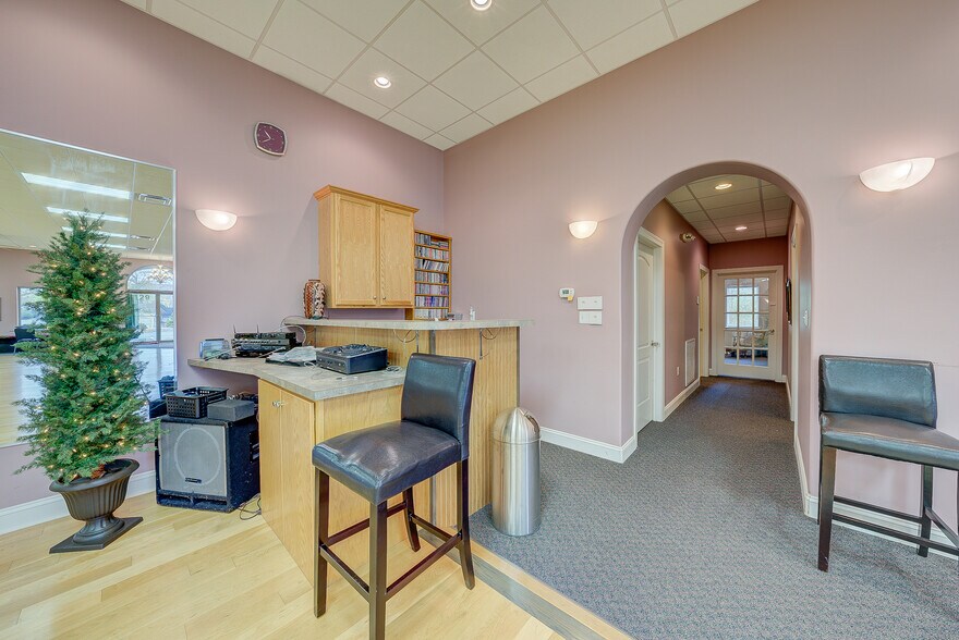 More Photos Of 1129 Thomas Jefferson Rd, Forest General Retail For Sale