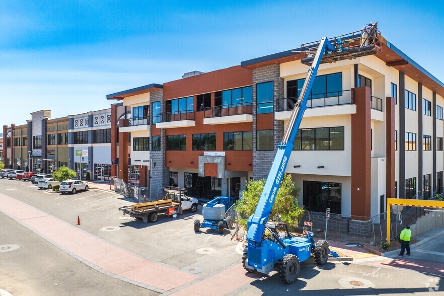 More Photos Of 2100 Louisiana Blvd NE, Albuquerque Coworking Space