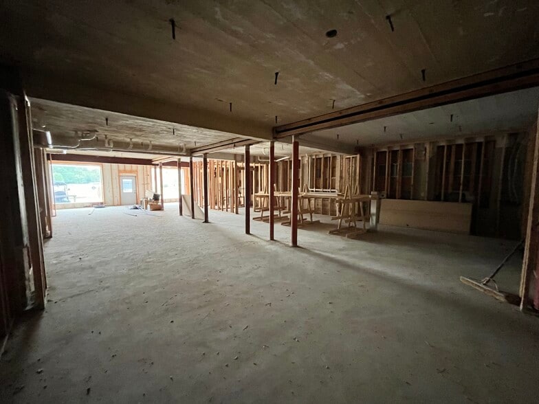 More Photos Of 311 S Locust St, Denton Freestanding For Lease