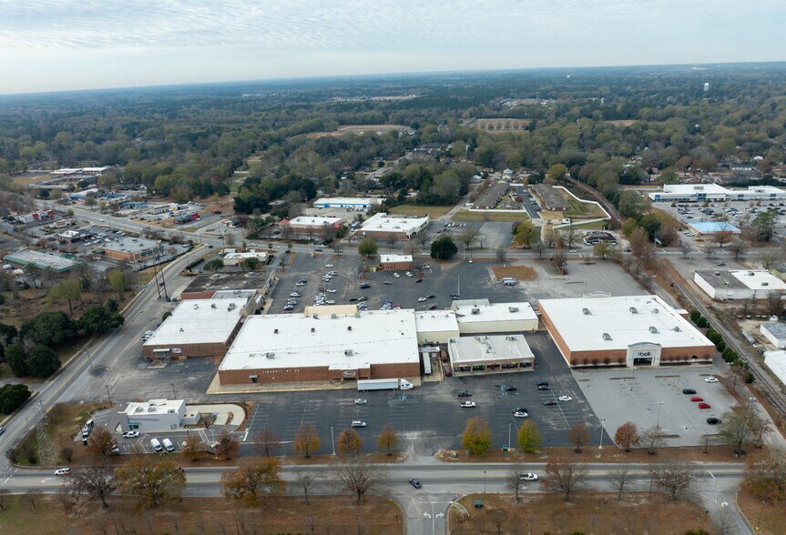 More Photos Of 801-825 S 5th St, Hartsville General Retail For Sale