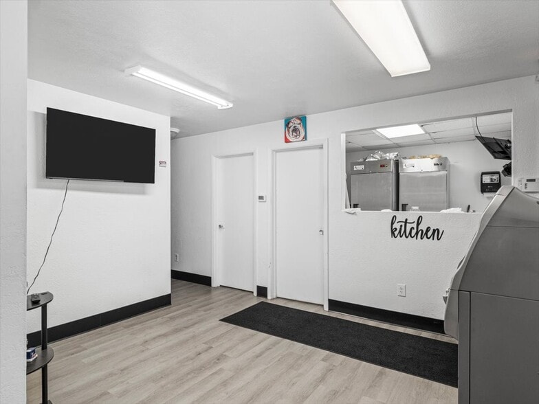 More Photos Of 584 Brown Ave, Turtle Creek Office For Sale