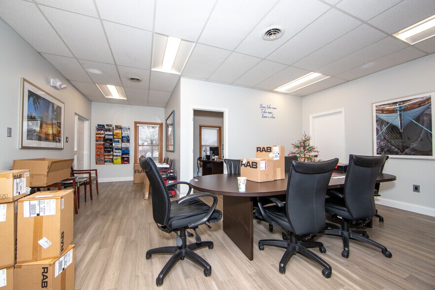 More Photos Of 6501 Mechanicsville Tpke, Mechanicsville Office For Lease