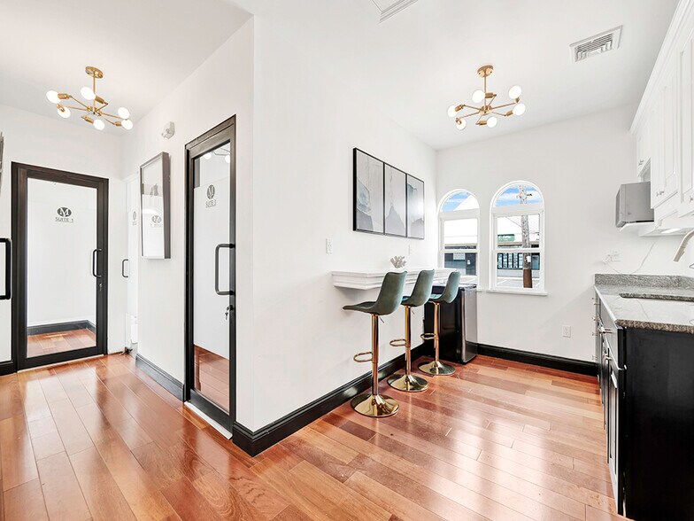 More Photos Of 2041 Park St, Atlantic Beach Loft Creative Space For Lease