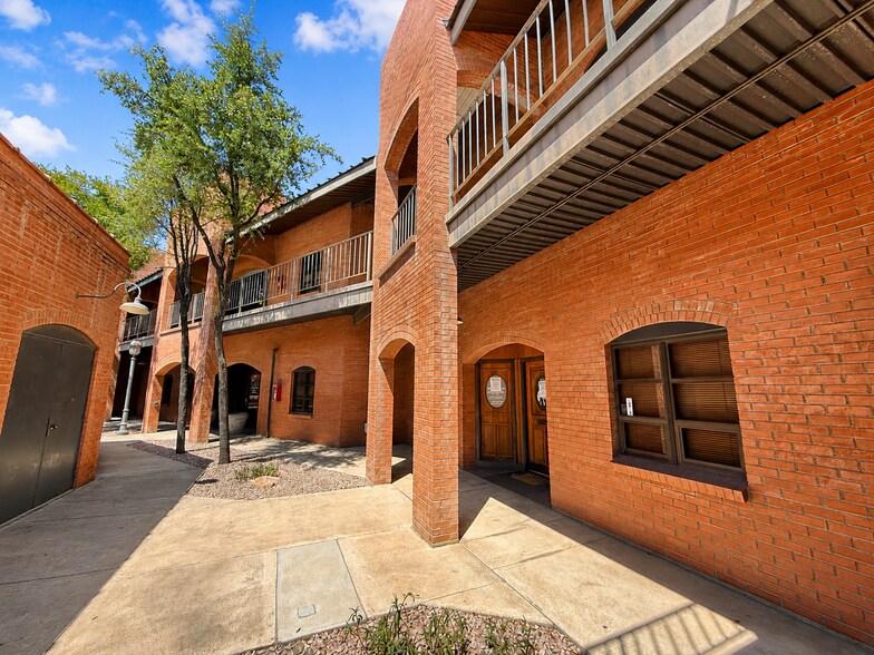 More Photos Of 2701 N 16th St, Phoenix Medical For Sale