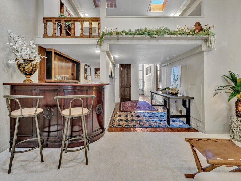 More Photos Of 106 W Main St, Pilot Point Storefront For Sale