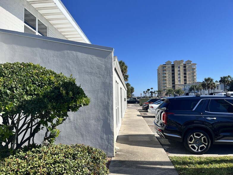 More Photos Of 235 9th Ave N, Jacksonville Beach Loft Creative Space For Lease