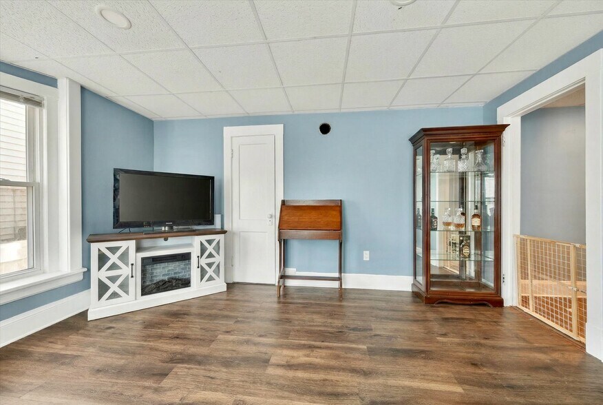 More Photos Of 9 S Main St, Manchester Storefront Retail Residential For Sale