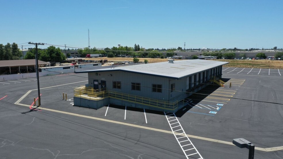 Primary Photo Of 7444 Reese Rd, Sacramento Truck Terminal For Sale