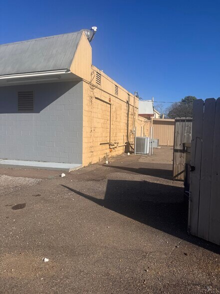 More Photos Of 1515 Main St, Southaven General Retail For Lease