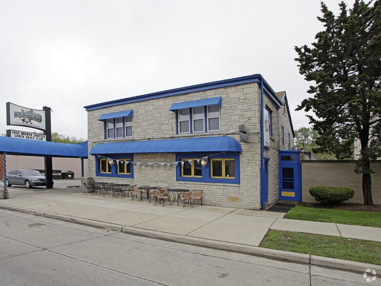 Primary Photo Of 6317 W Bluemound Rd, Milwaukee Bar For Sale
