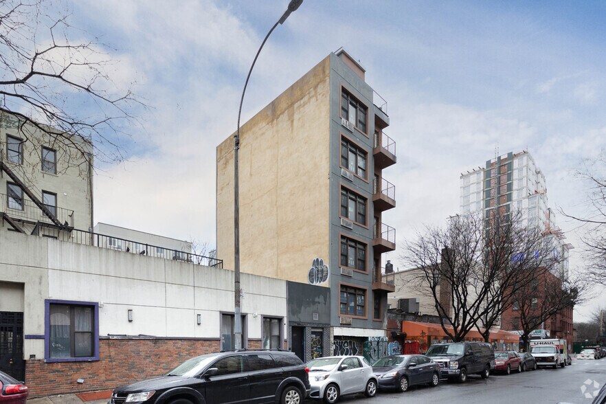 More Photos Of 135 Boerum St, Brooklyn Apartments For Sale