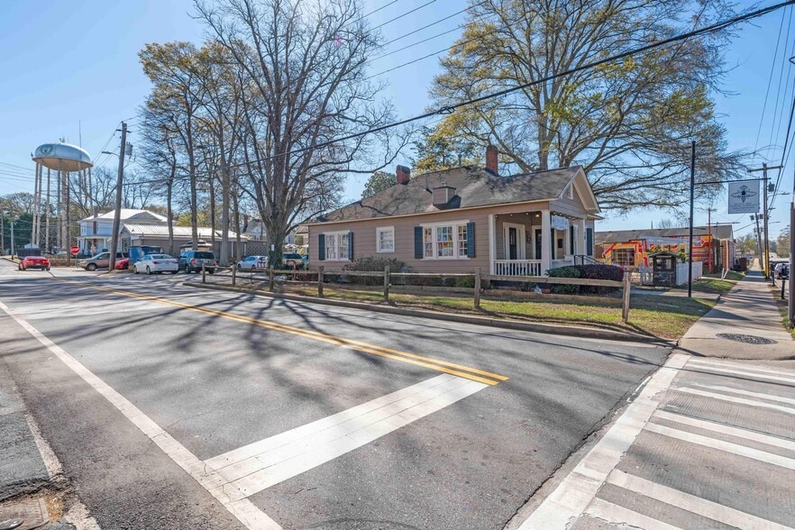 More Photos Of 48 Griffin St, McDonough Storefront For Sale