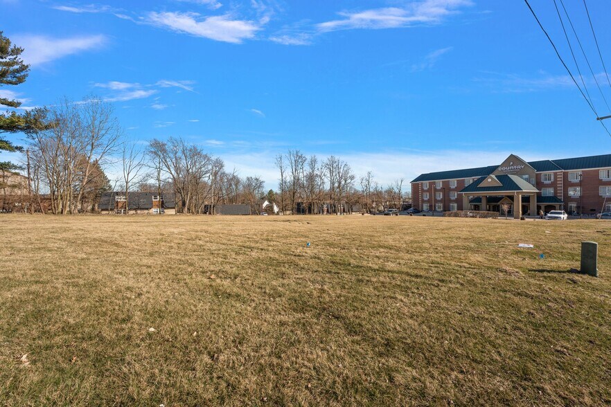 More Photos Of 2020 Laporte Ave, Valparaiso Land For Lease