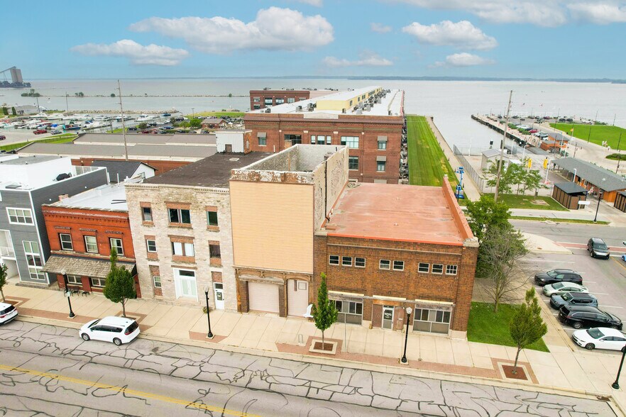 More Photos Of 301 W Water St, Sandusky Restaurant For Sale