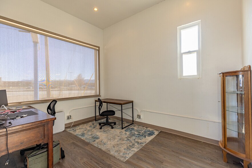 More Photos Of 27 S Broadway, Cortez Flex For Sale