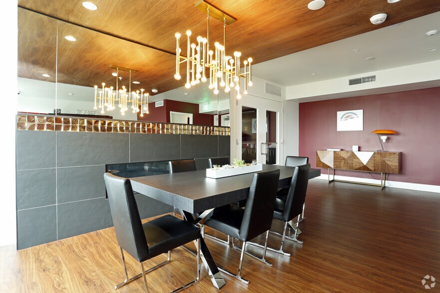 More Photos Of 2020 E Madison St, Seattle Apartments For Lease