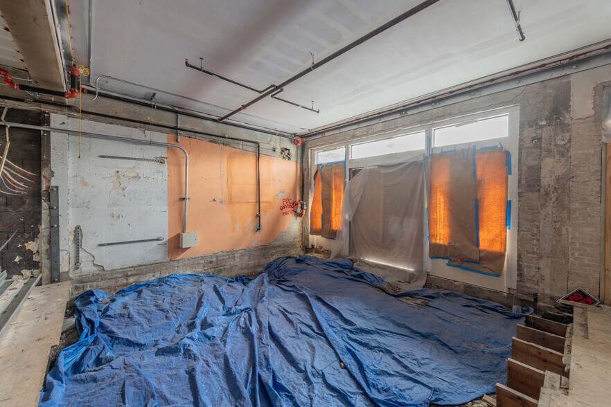 More Photos Of 1425 S Flores St, San Antonio Storefront Retail Residential For Sale