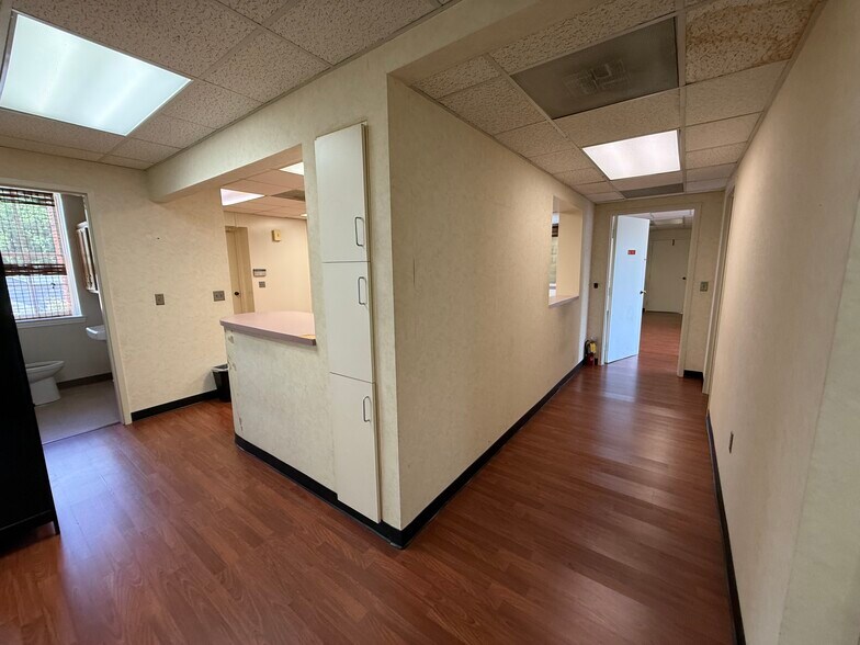 More Photos Of 408 8th St, North Wilkesboro Medical For Lease