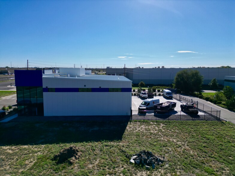 More Photos Of 12860 E Smith Rd, Aurora Flex For Sale