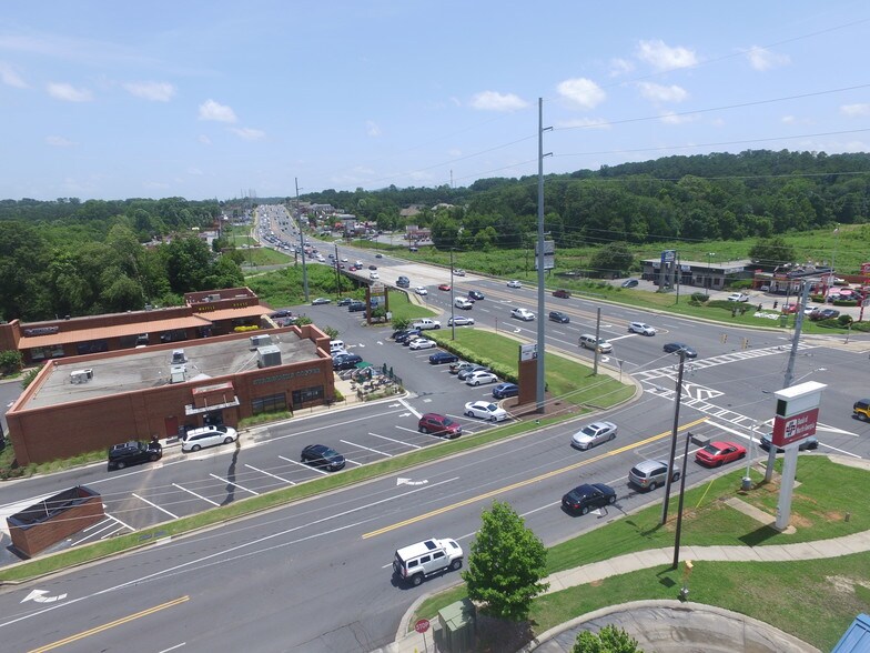 More Photos Of 9529-9539 Hwy 92, Woodstock Unknown For Lease