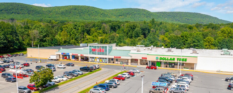 More Photos Of 1309 Blue Valley Dr, Pen Argyl Unknown For Lease