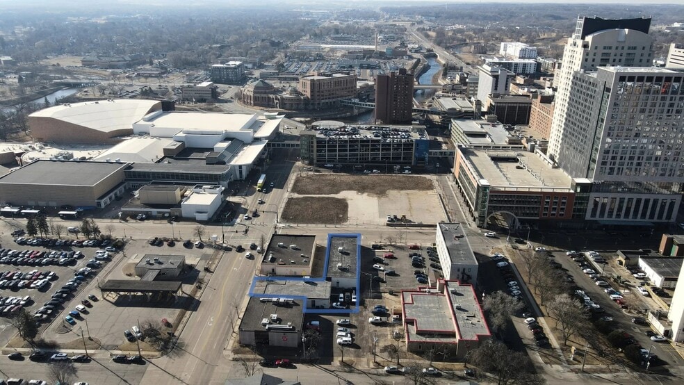 More Photos Of 15 Civic Center Dr NE, Rochester Warehouse For Lease